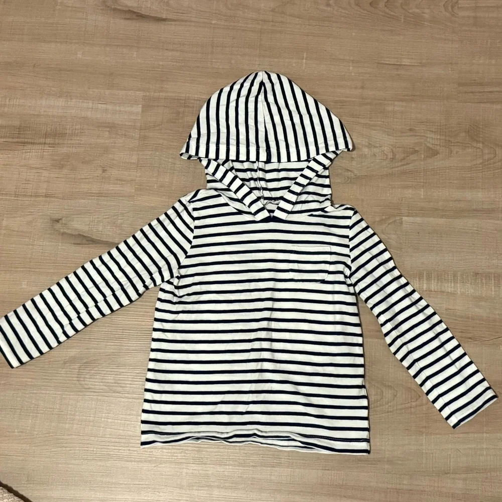 Carter’s Striped Long Sleeve Shirt With Hood 3T
